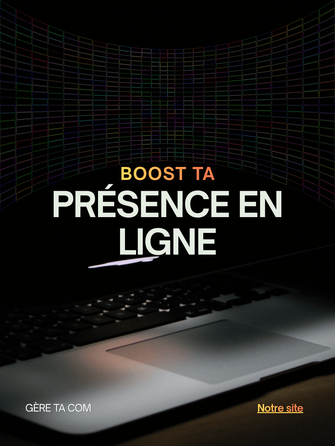 Visuel « Boost ta présence en ligne » sur un fond d'ordinateur portable
